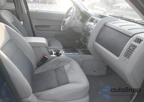 2008 Ford Escape Xlt z USA, uszkodzony, nr VIN 1FMCU031X8KB92996